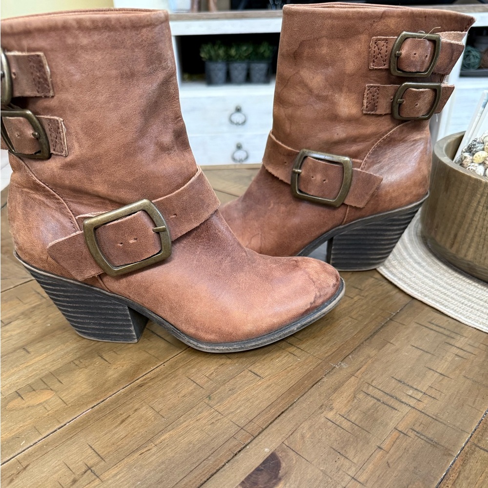 Lucky Brand Tan Heeled Boots with Buckles